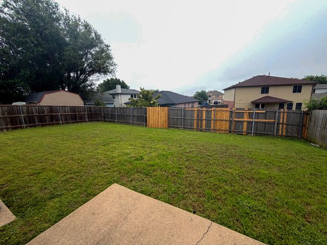 2201 Southridge Lane, Sherman, TX 75092