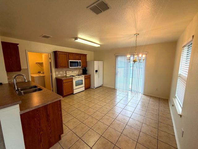 2201 Southridge Lane, Sherman, TX 75092