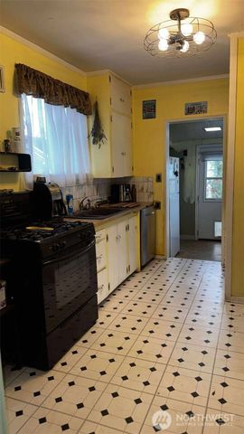 1226 9th Street, Bremerton, WA 98337