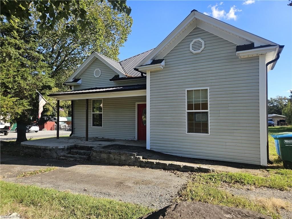 491 Peacock Avenue, Denton, NC 27239