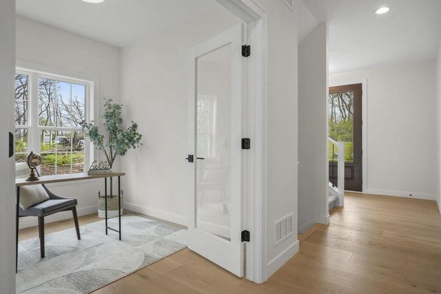 1285 Retreat Circle, Verona, WI 53593