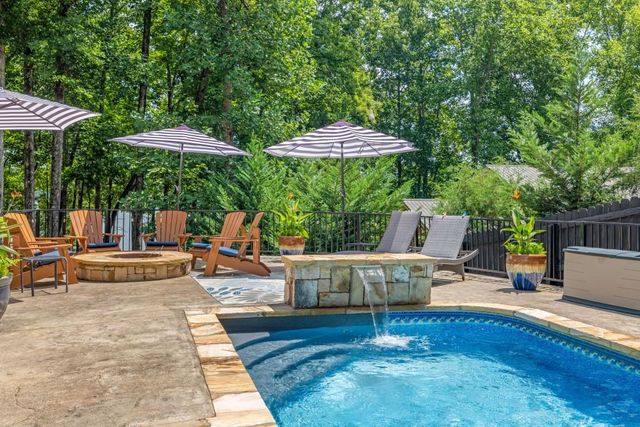 435 Robertson Road, Dawsonville, GA 30534