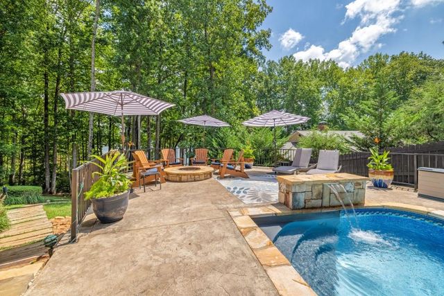 435 Robertson Road, Dawsonville, GA 30534