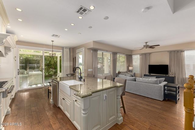 1121 W STELLA Lane, Phoenix, AZ 85013