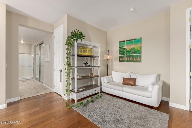 1121 W STELLA Lane, Phoenix, AZ 85013