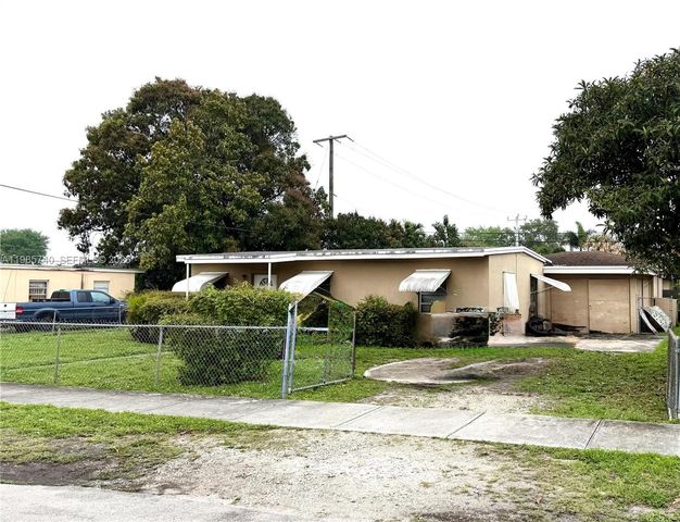 2455 NW 158th St, Miami Gardens, FL 33054