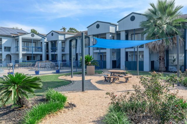 3802 Nasa Parkway 12, Seabrook, TX 77586