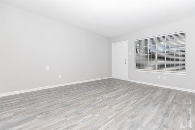 3802 Nasa Parkway 12, Seabrook, TX 77586