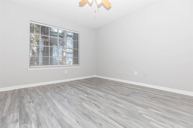3802 Nasa Parkway 12, Seabrook, TX 77586