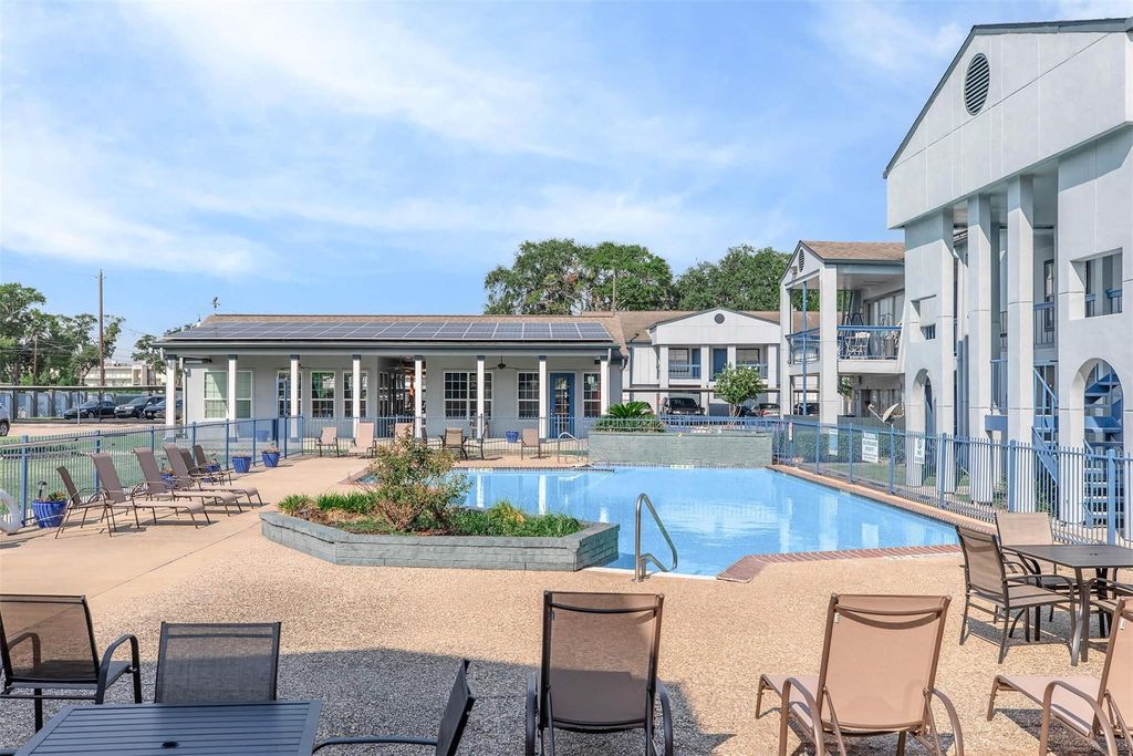 3802 Nasa Parkway 12, Seabrook, TX 77586