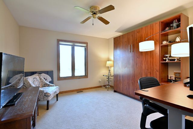 5681 River Park Drive, Libertyville, IL 60048