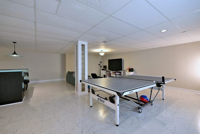 5681 River Park Drive, Libertyville, IL 60048