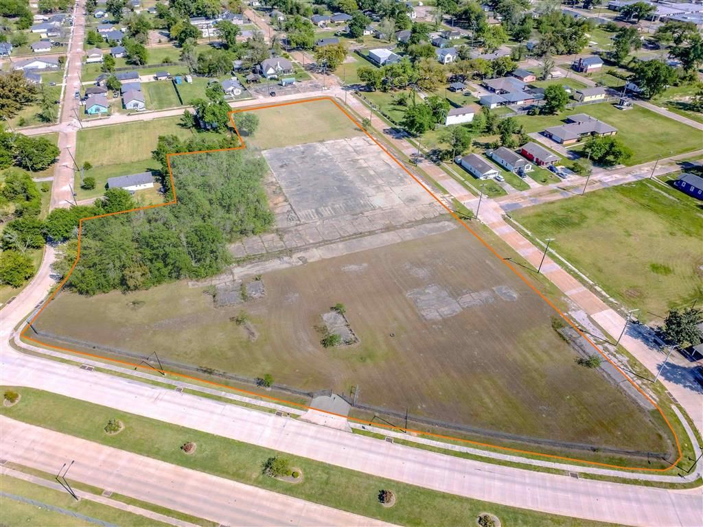 1215 Gieffers Street, Lake Charles, LA 70601