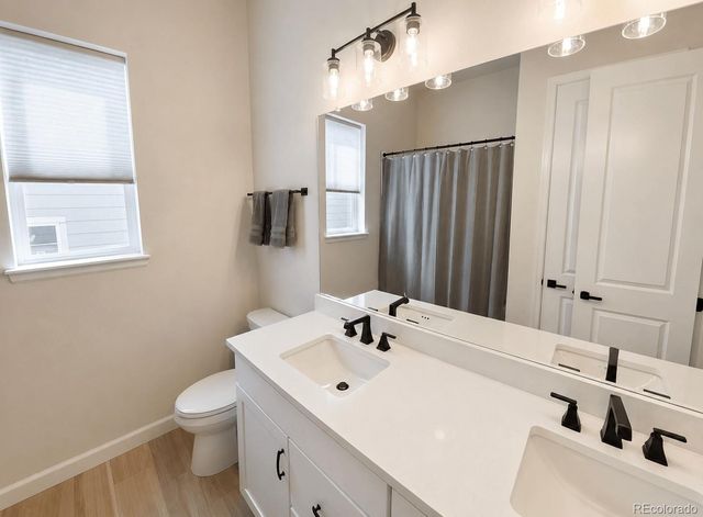 4044 Haleyville Court, Aurora, CO 80019