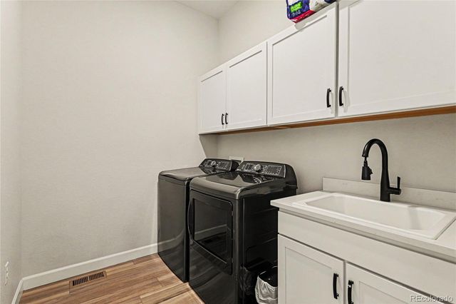 4044 Haleyville Court, Aurora, CO 80019