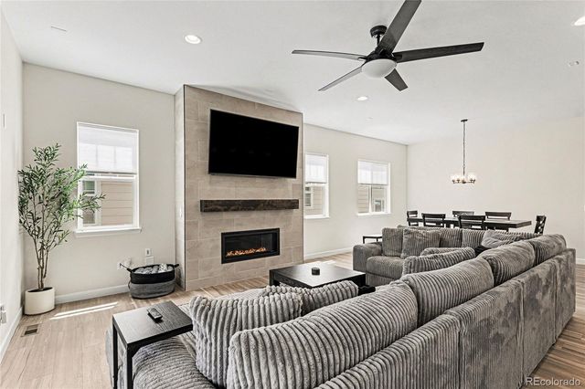 4044 Haleyville Court, Aurora, CO 80019