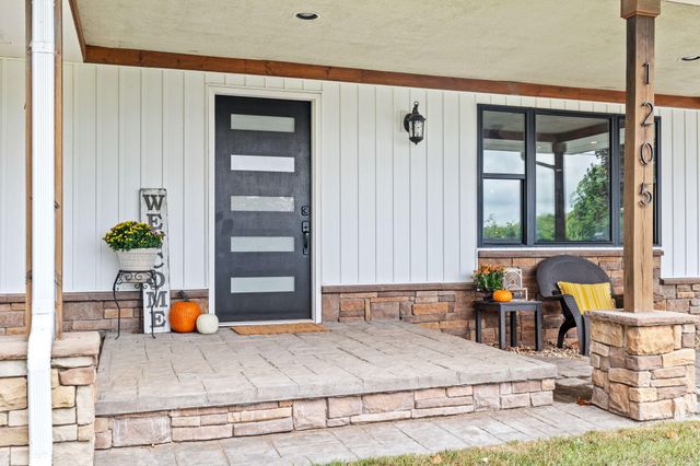 1205 N N 40th Street, Nixa, MO 65714