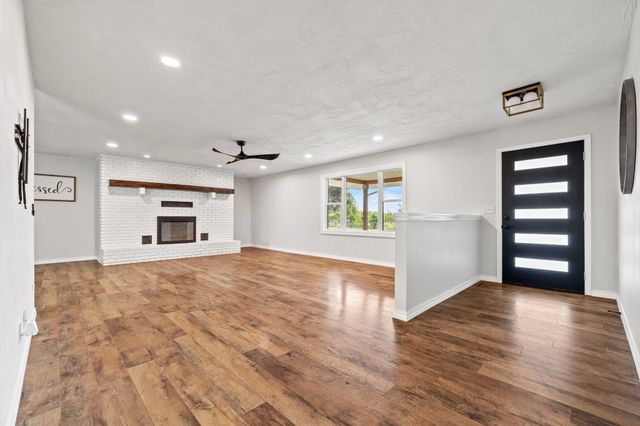 1205 N N 40th Street, Nixa, MO 65714