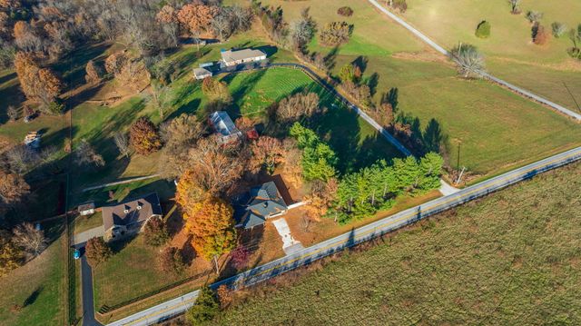 1205 N N 40th Street, Nixa, MO 65714