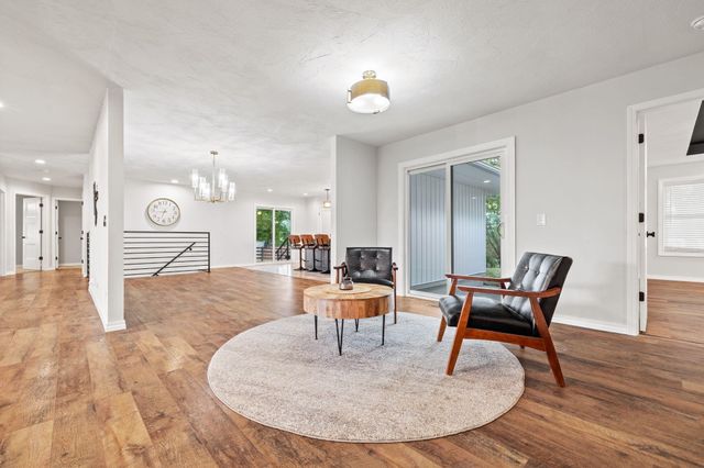 1205 N N 40th Street, Nixa, MO 65714