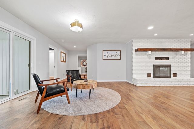 1205 N N 40th Street, Nixa, MO 65714