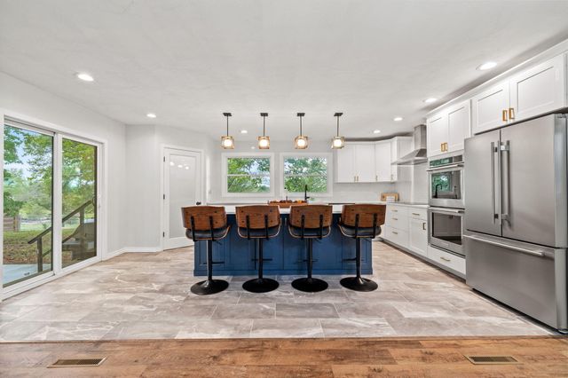 1205 N N 40th Street, Nixa, MO 65714