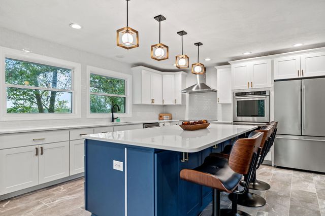 1205 N N 40th Street, Nixa, MO 65714