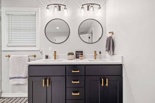 1205 N N 40th Street, Nixa, MO 65714