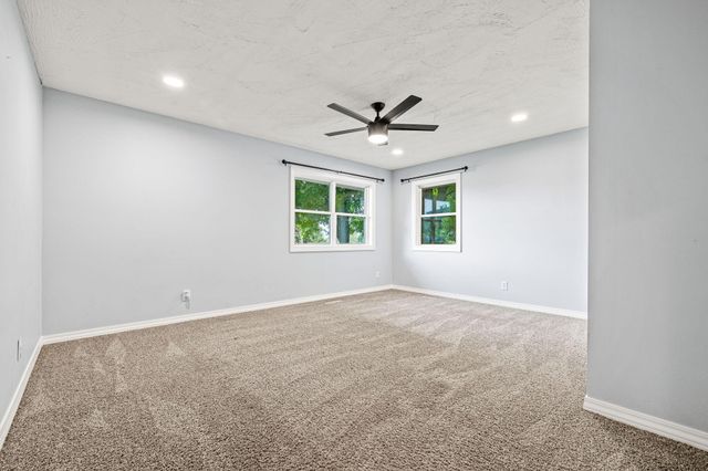 1205 N N 40th Street, Nixa, MO 65714