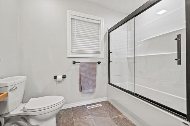 1205 N N 40th Street, Nixa, MO 65714