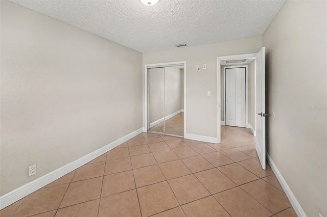 2593 38TH AVENUE N B, St Petersburg, FL 33713