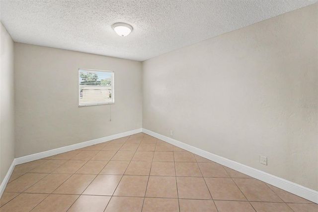 2593 38TH AVENUE N B, St Petersburg, FL 33713