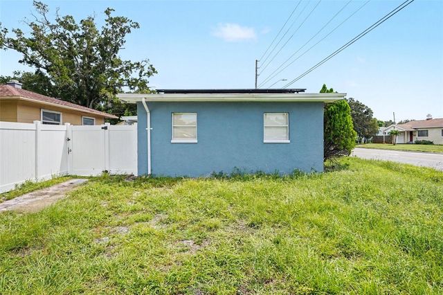 2593 38TH AVENUE N B, St Petersburg, FL 33713
