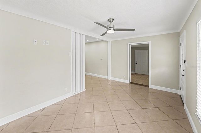 2593 38TH AVENUE N B, St Petersburg, FL 33713