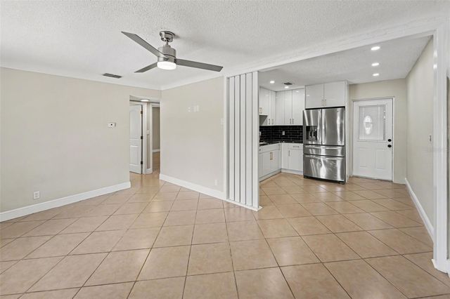 2593 38TH AVENUE N B, St Petersburg, FL 33713