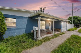 2593 38TH AVENUE N B, St Petersburg, FL 33713