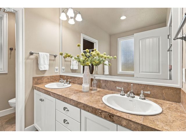 2190 WOOD DUCK Way, Eugene, OR 97401