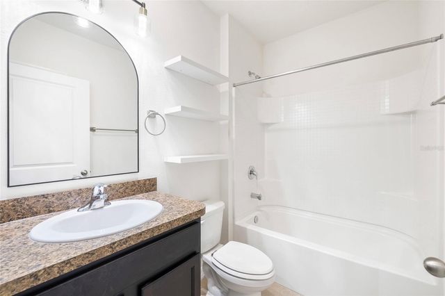 1523 GLEN GROVE LOOP, Wesley Chapel, FL 33543