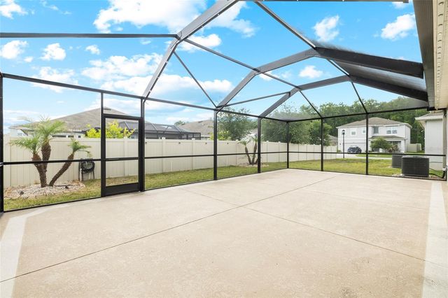 1523 GLEN GROVE LOOP, Wesley Chapel, FL 33543