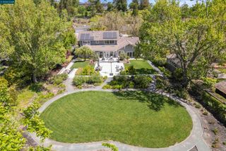 246 Overhill Rd, Orinda, CA 94563