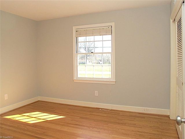 2862 Spicewood Drive, Winston-salem, NC 27106