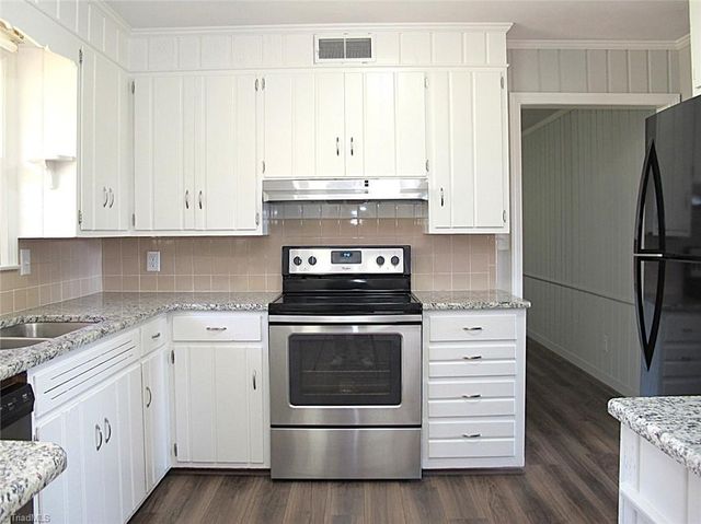 2862 Spicewood Drive, Winston-salem, NC 27106