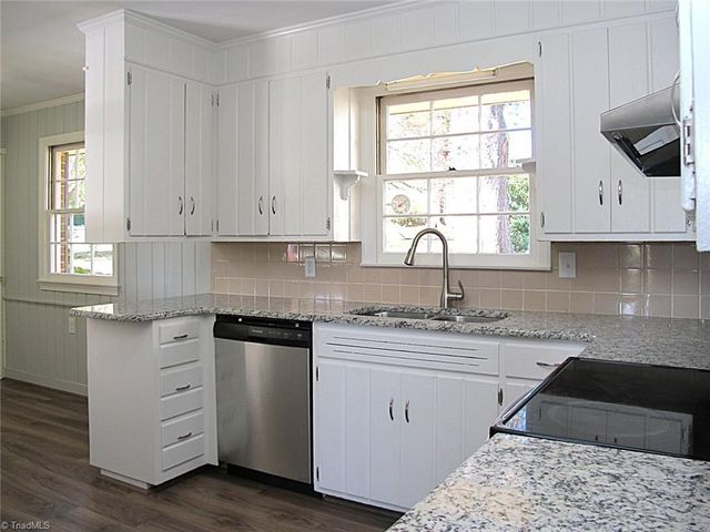 2862 Spicewood Drive, Winston-salem, NC 27106