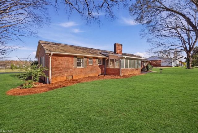 2862 Spicewood Drive, Winston-salem, NC 27106