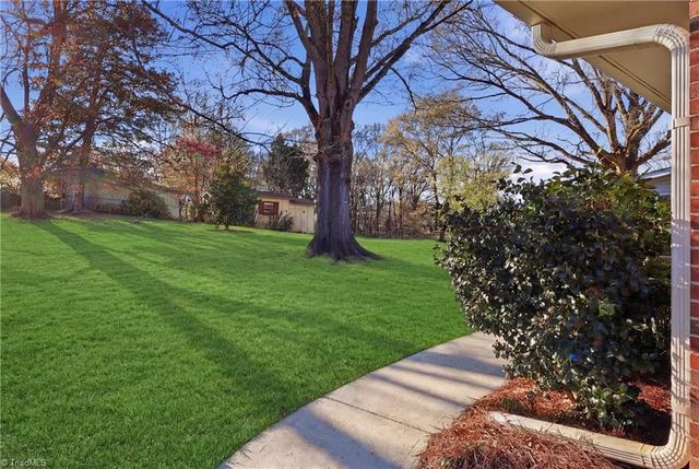 2862 Spicewood Drive, Winston-salem, NC 27106