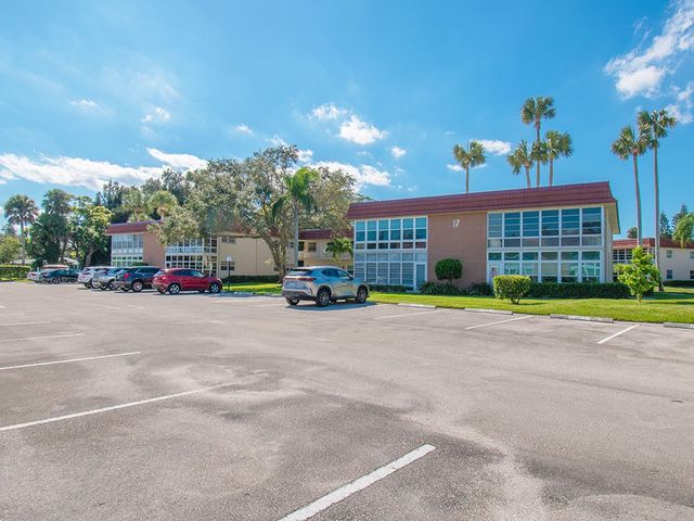 17 Vista Palm Lane 207, Vero Beach, FL 32962