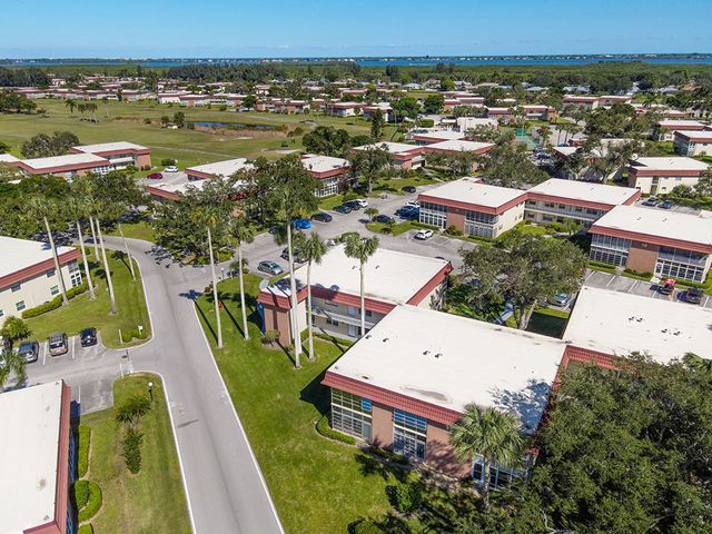 17 Vista Palm Lane 207, Vero Beach, FL 32962