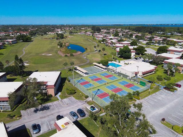 17 Vista Palm Lane 207, Vero Beach, FL 32962