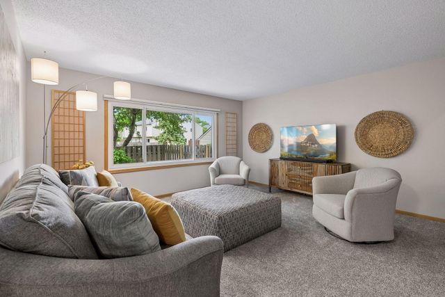 3480 Greenwood Court S, Eagan, MN 55122
