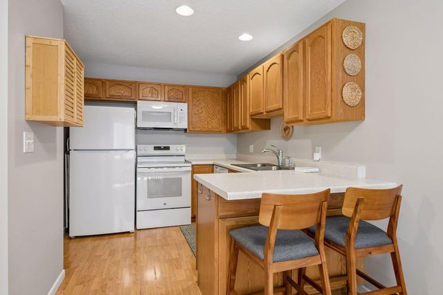 3480 Greenwood Court S, Eagan, MN 55122